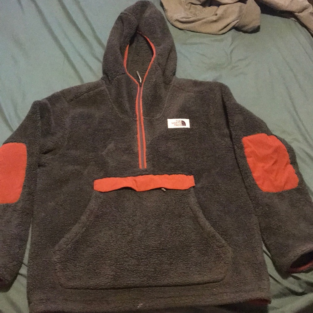 Campshire Pullover Hoodie